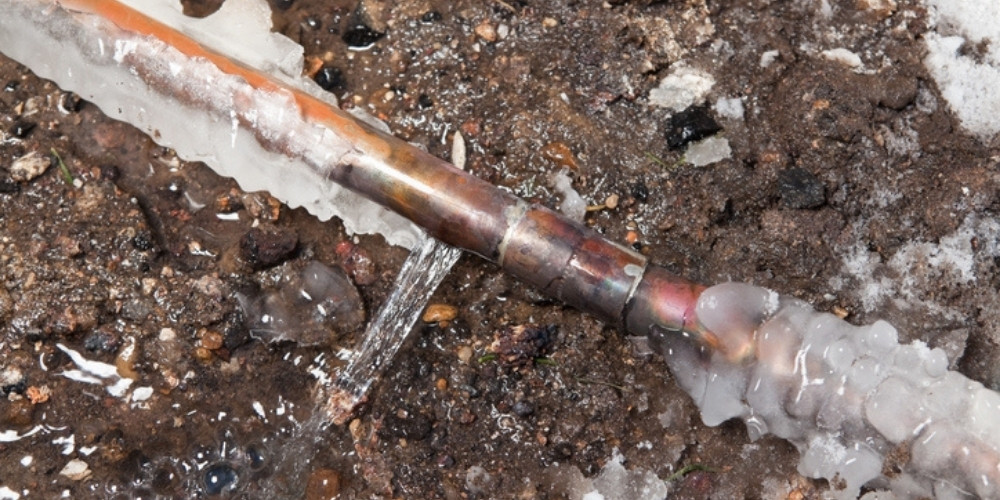 Local Licensed Plumbers - Safeguard Your Pipes Against Winter Damage